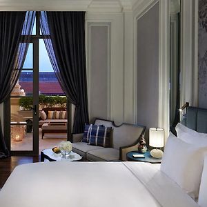 Heritage King Room